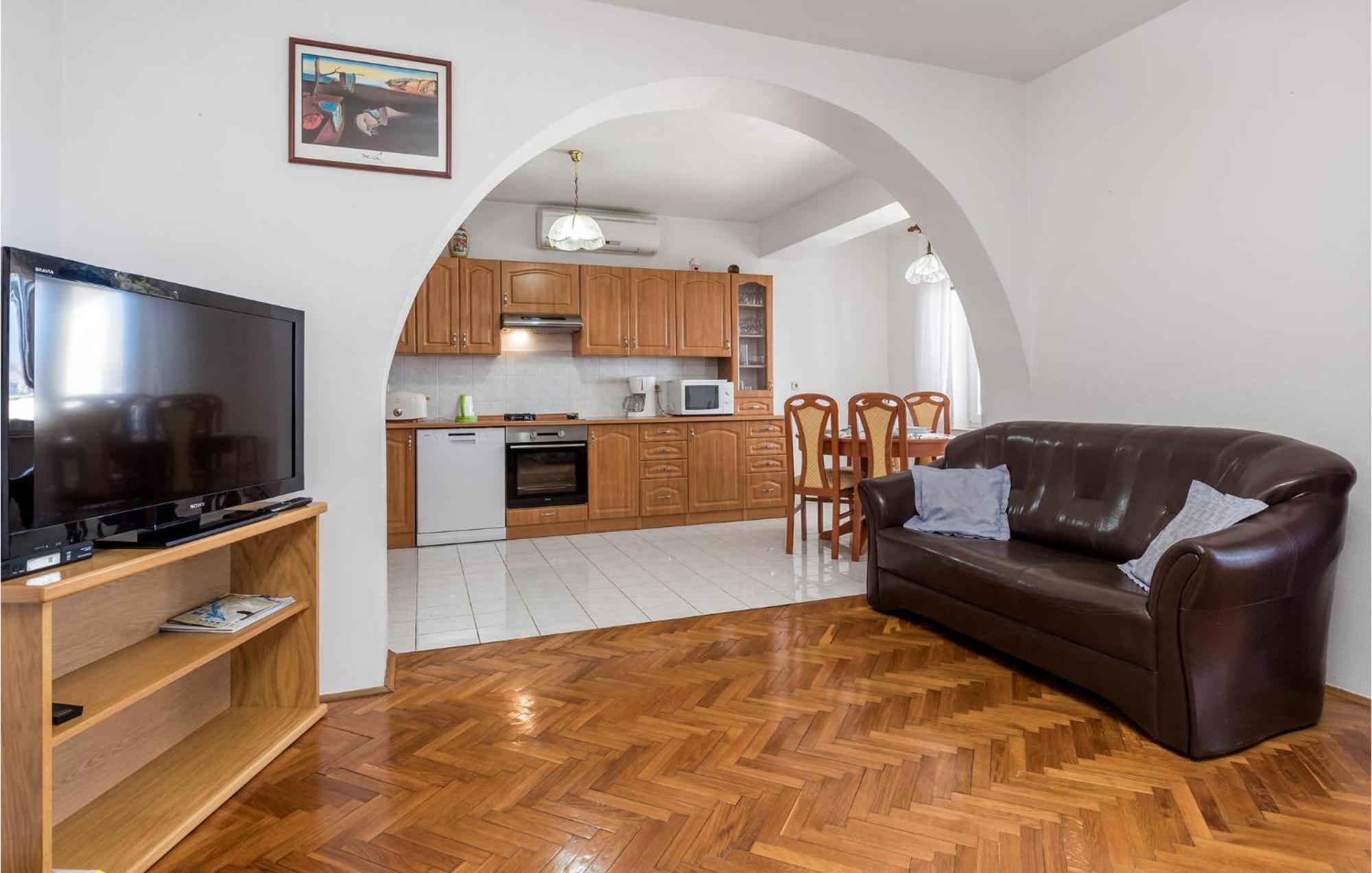 Nice Apartment In Sv,Juraj With Kitchen Sveti Juraj Eksteriør bilde